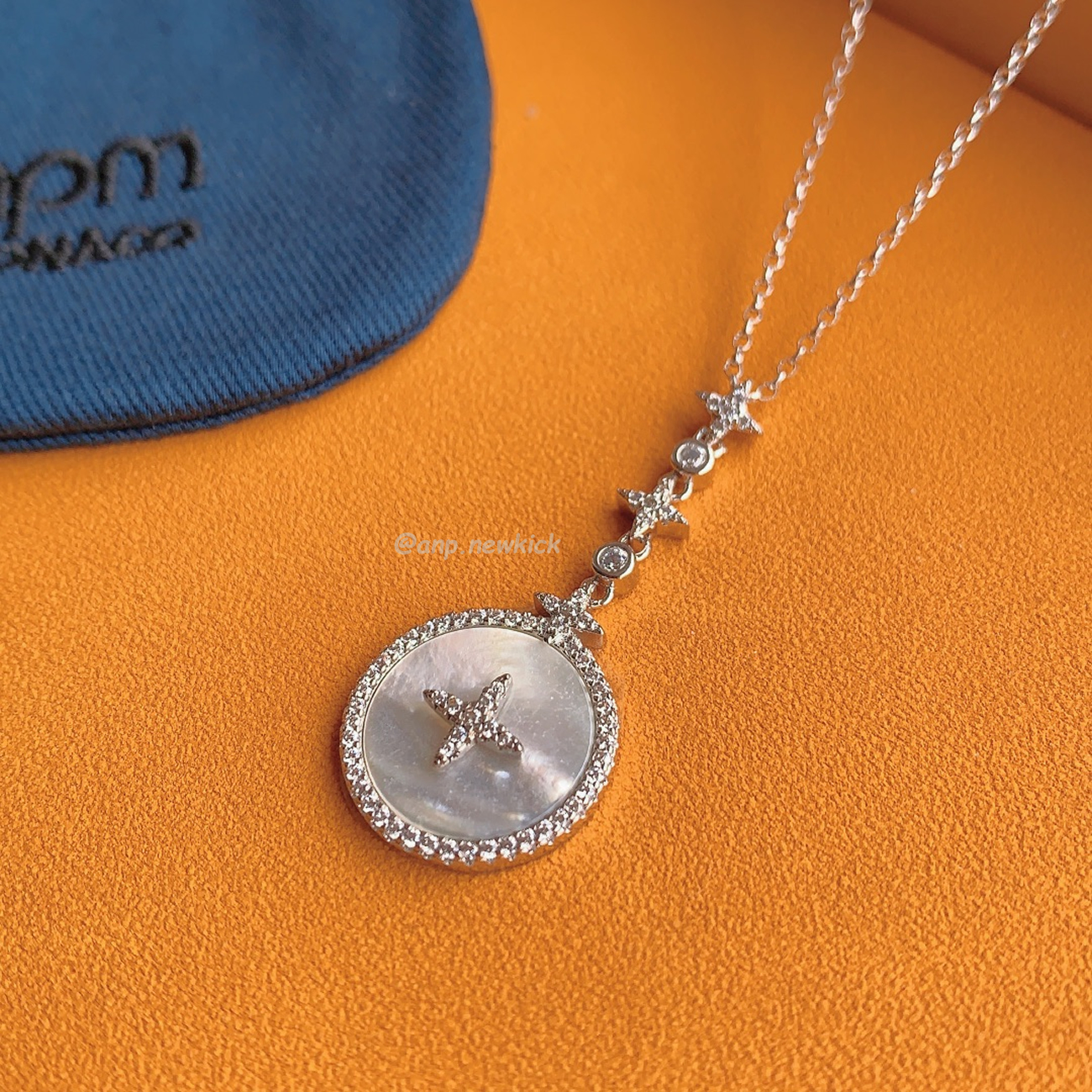 Apm Monaco Star Mother Of Pearl Necklace (4) - www.newkick.vip